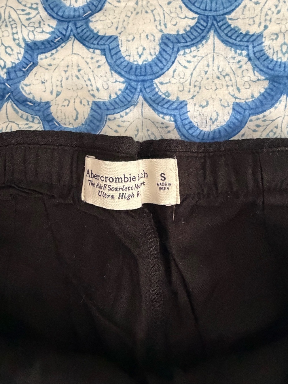 Abercrombie black skirt - Picture 3 of 3